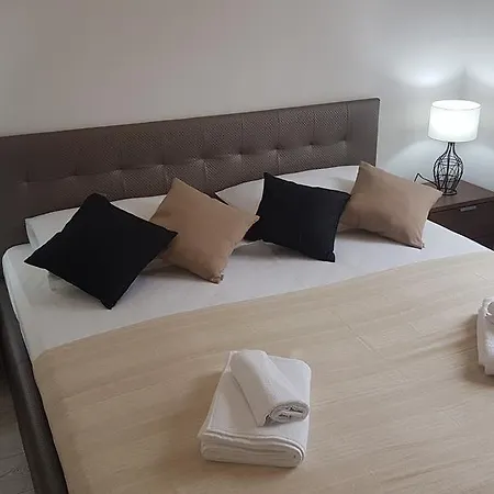 Azaleja Appartement Sali